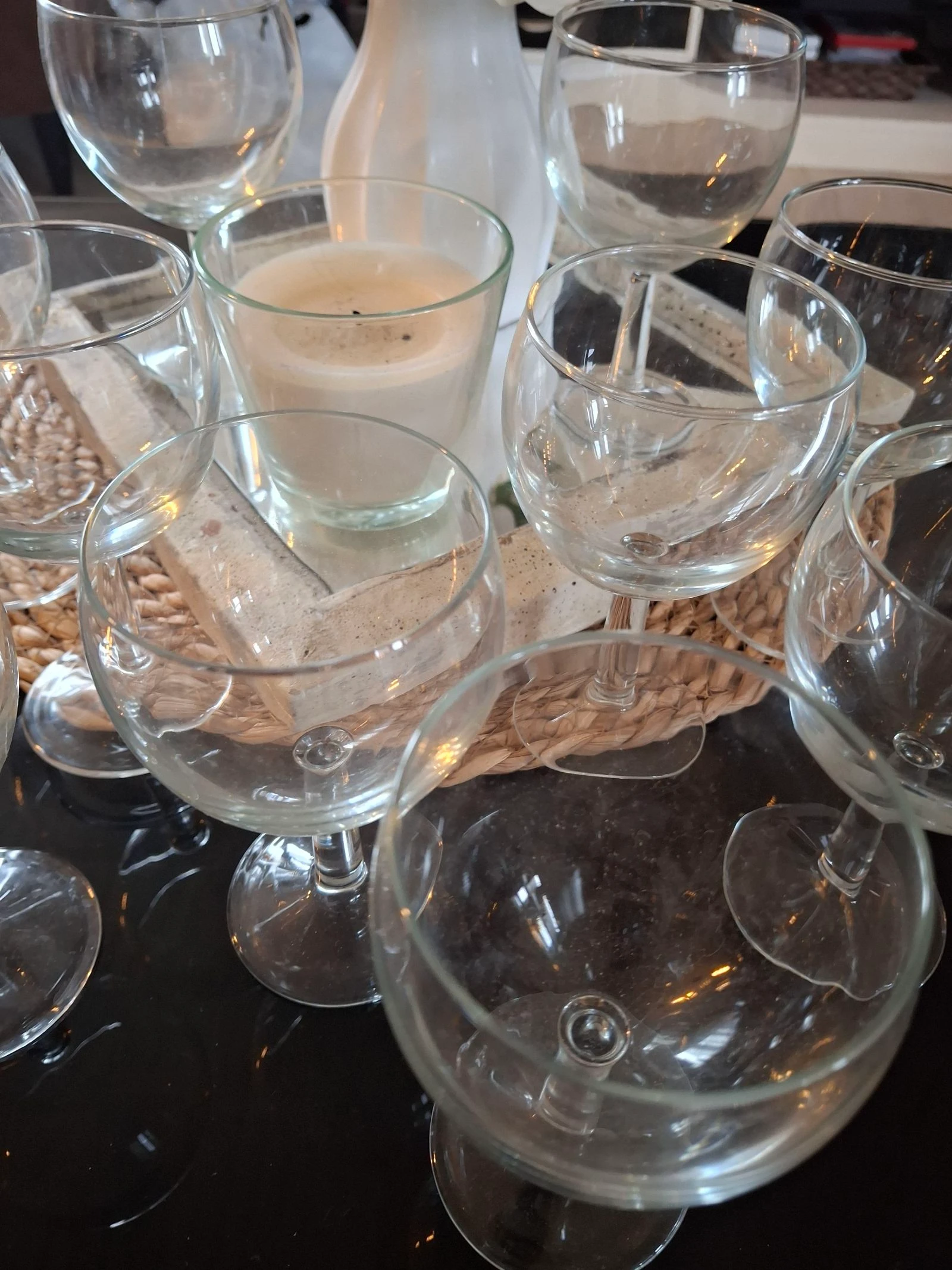 Set of 10 clear balloon-shaped stem glasses – photo 3